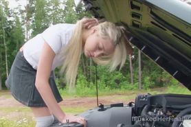 i fucked her finally - sweet blonde tries to fix the outdoor car
