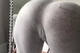 Yummy thick Girls with Fat Juicy ass Twerking