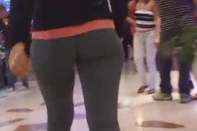 Candid teen booty in tight gray spandex