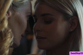 Mona Wales and Nikki Peach eat each others pussy til orgasm