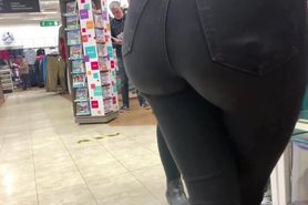Beautiful Candid Bubble Butt Teen In Tight Jeans