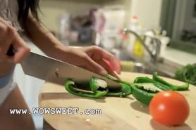 Unreal cucumber in her tight cunt - video 2