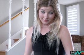 Vienna Rose In Sneaky Fuck Mom On Phone