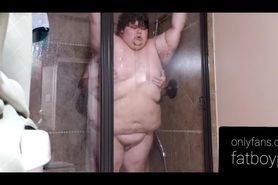 Chub getting fucked in the shower by twink