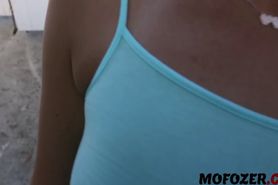 Kelsi Monroe Demonstrates Her Juicy Ass