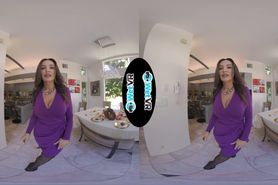 Photo Shoot Turns into Fuck Session in VR