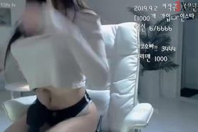 Beautiful Korean BJ Girl full show nude on webcam !
