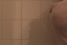 Audrey, orgasm in the shower