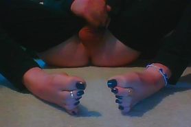 Perfect_Arch_Queen- Tranny with Perfect Feet Cums on Toes!
