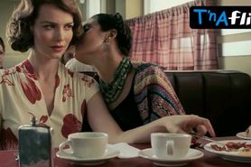 Saffron Burrows Lesbian Scene  in Frida