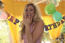 Sweet 18yo Birthday Girl Jessie Andrews Masturbates & Celebrates Her Pussy!