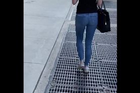 Candid teen in tight ass jeans