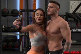 Fitness babe Lana Roy refuses not to get FUCKED