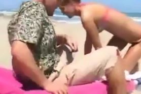 Anal sex on the beach - video 1