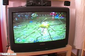 Retro Gaming &hot: Britney Swallows Playing Pikmin on Gamecube