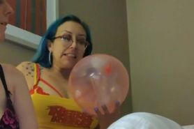 Discovering Mommy's Balloon Fetish