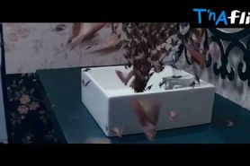 Esha Gupta Sexy Scene  in Raaz 3: The Third Dimension