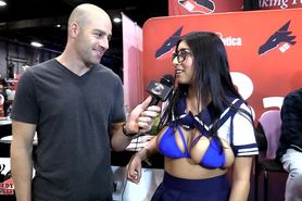 Violet Myers Interview - Comedians talk to Porn Star Violet Myers at Exxxotica 2018