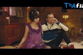 Moon Dailly Sexy Scene  in Oss 117 - Lost In Rio
