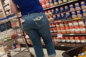 Mexicana Culona Señora Grande Culo ! BIG ASS mexican milf in jeans !
