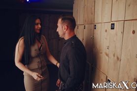 MARISKAX Sexy Mariska gets fucked in the dressing room