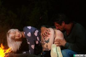 Tattooed blonde fuck outdoors at night