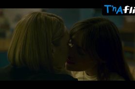 Anna Torv Lesbian Scene  in Mindhunter