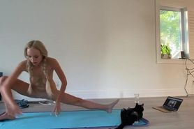 GwenGwiz Nude Yoga Onlyfans Video