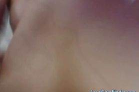 Webcam bitch makes her slit slimy