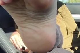 Retired IG model wiggles and spreads long toes