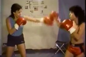 Female Fighting Federation Jojo vs Laura foxy boxing
