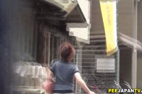 Japanese skanks urinate