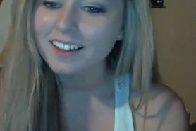 Blonde teen shows her pussy front the webcam