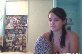 Brunette teen jills off in dorm room - video 1