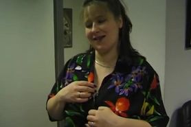 Prenant lady gives blowjob - Julia Reaves