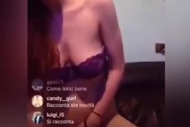 Giovane rossa italiana si masturba in diretta Instagram (DIALOGHI)