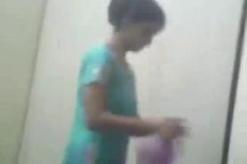 Desi Indian Girl Removing her Salwar & Showing her Choot Hole to Lover Mms