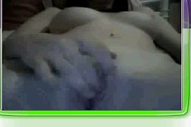 webcam girl fingering her pussy