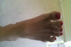 Long Epic Toes!