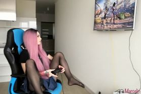 Fuck Gamer Girl in Tight Pussy - video 1