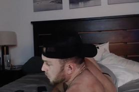 2 hot muscle friends on cam