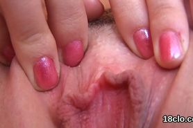 Pretty sweetie is gaping spread snatch in closeup and cumming
