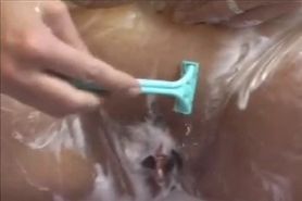 shaving my pussy