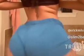 Thick ass yummy black Latina Twerking @ericksalum_