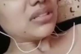 Indian girl masturbating in video chat