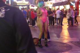 Las Vegas big booty girl causes a stir!