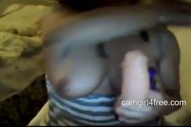 Madura se masturba por webcam