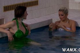 Lesbian romance in wet scenes