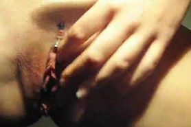 Teen with pierced pussy masturbates and squirt while moaning loud