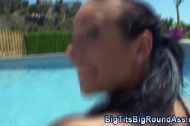 Hot busty teen gets oral in outdoor pool